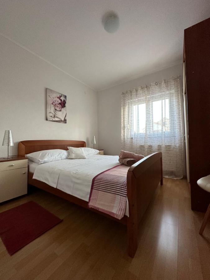 Marela Apartments Драге Екстериор снимка