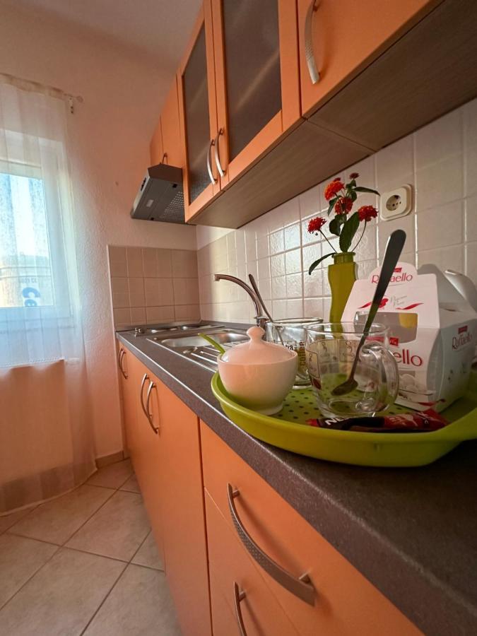 Marela Apartments Драге Екстериор снимка